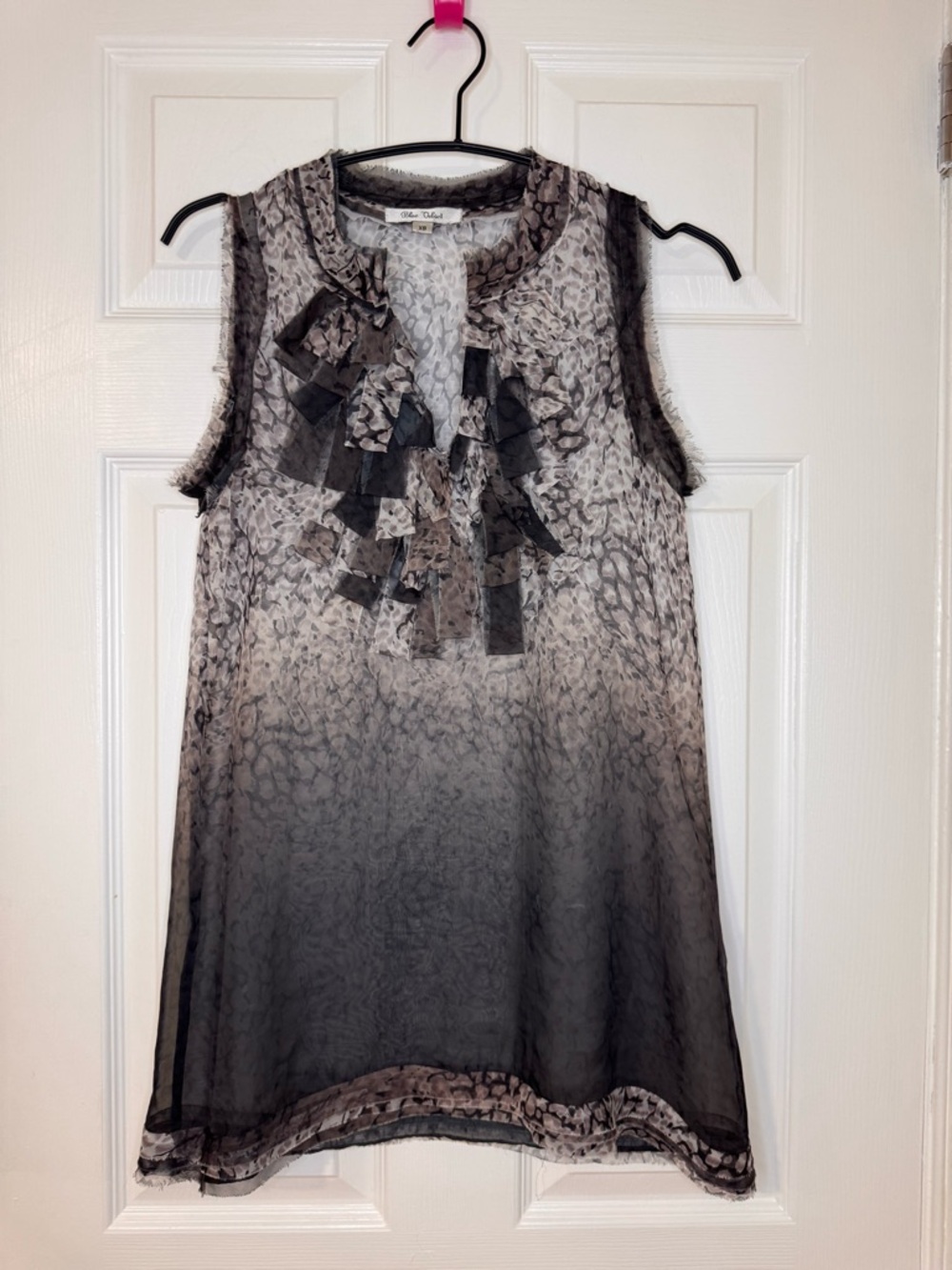 ✨4+ 50% OFF| Clear silky Sleeveless Ruffle Neck Blouse- grey white Black Size XS